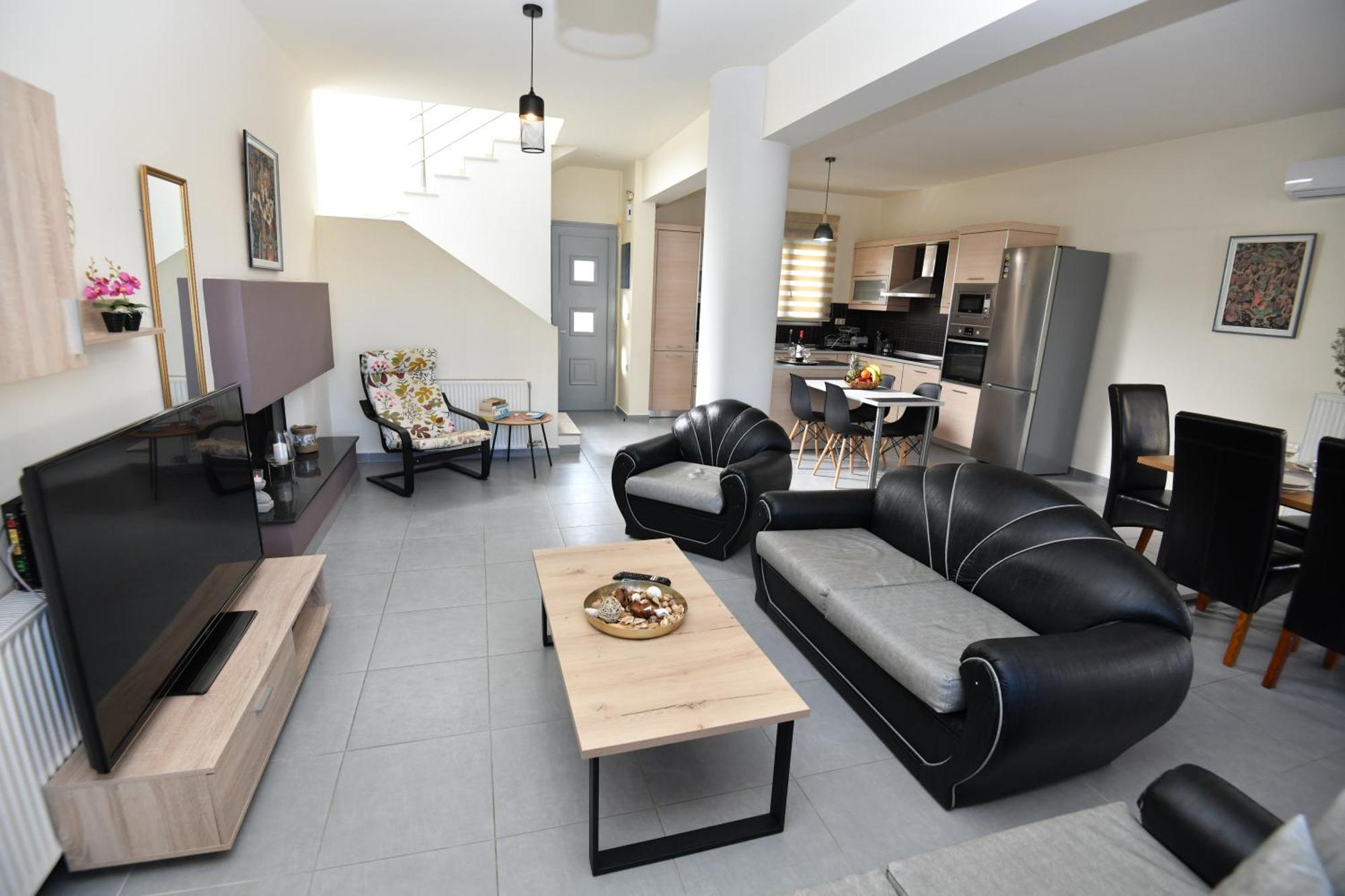 Dionysus Seaside Villa *